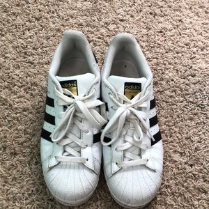 Adidas superstars